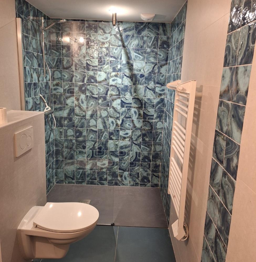 Pose de carrelage salle de bain